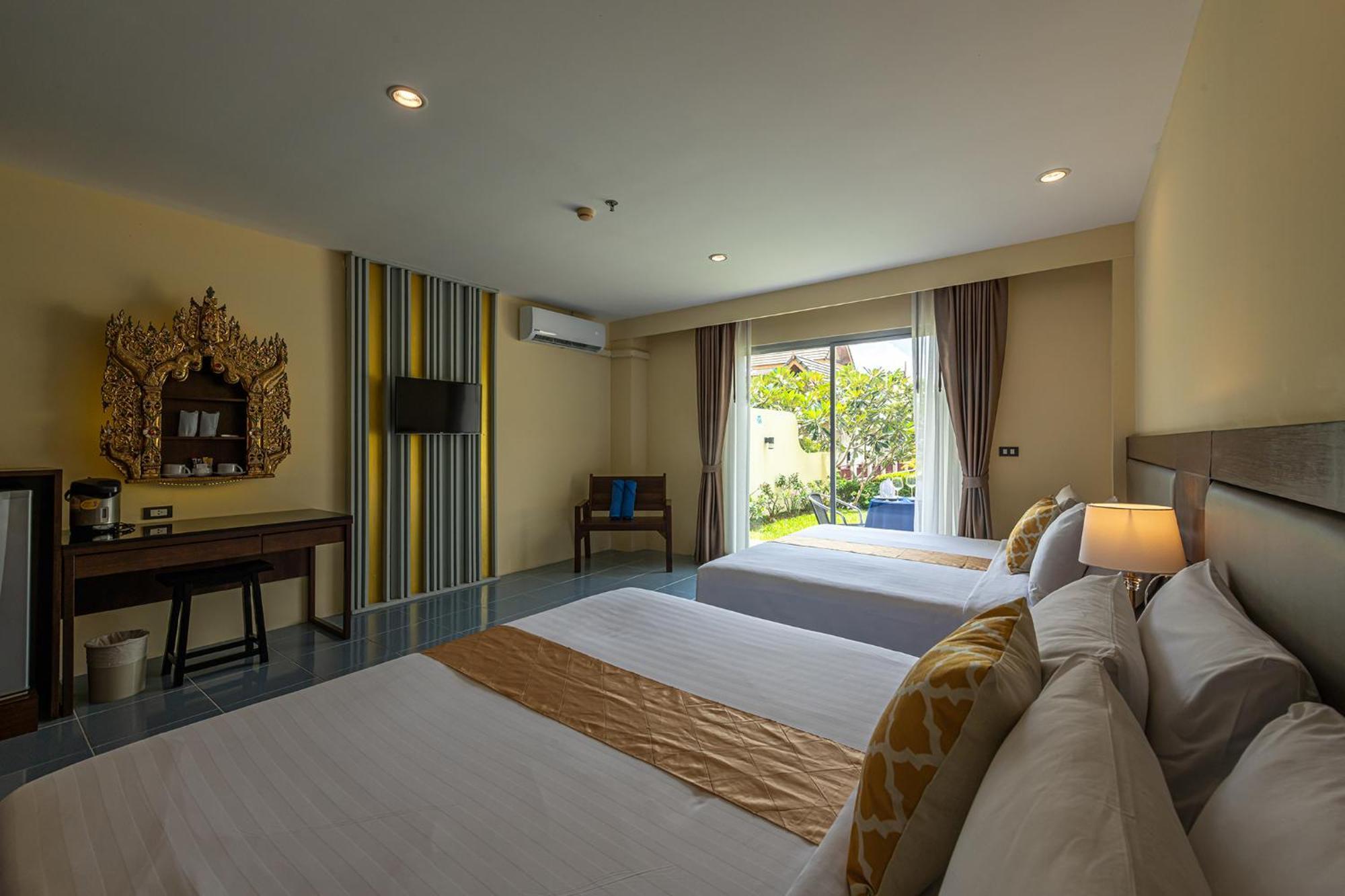 Blue Beach Grand Resort And Spa Rawai Buitenkant foto