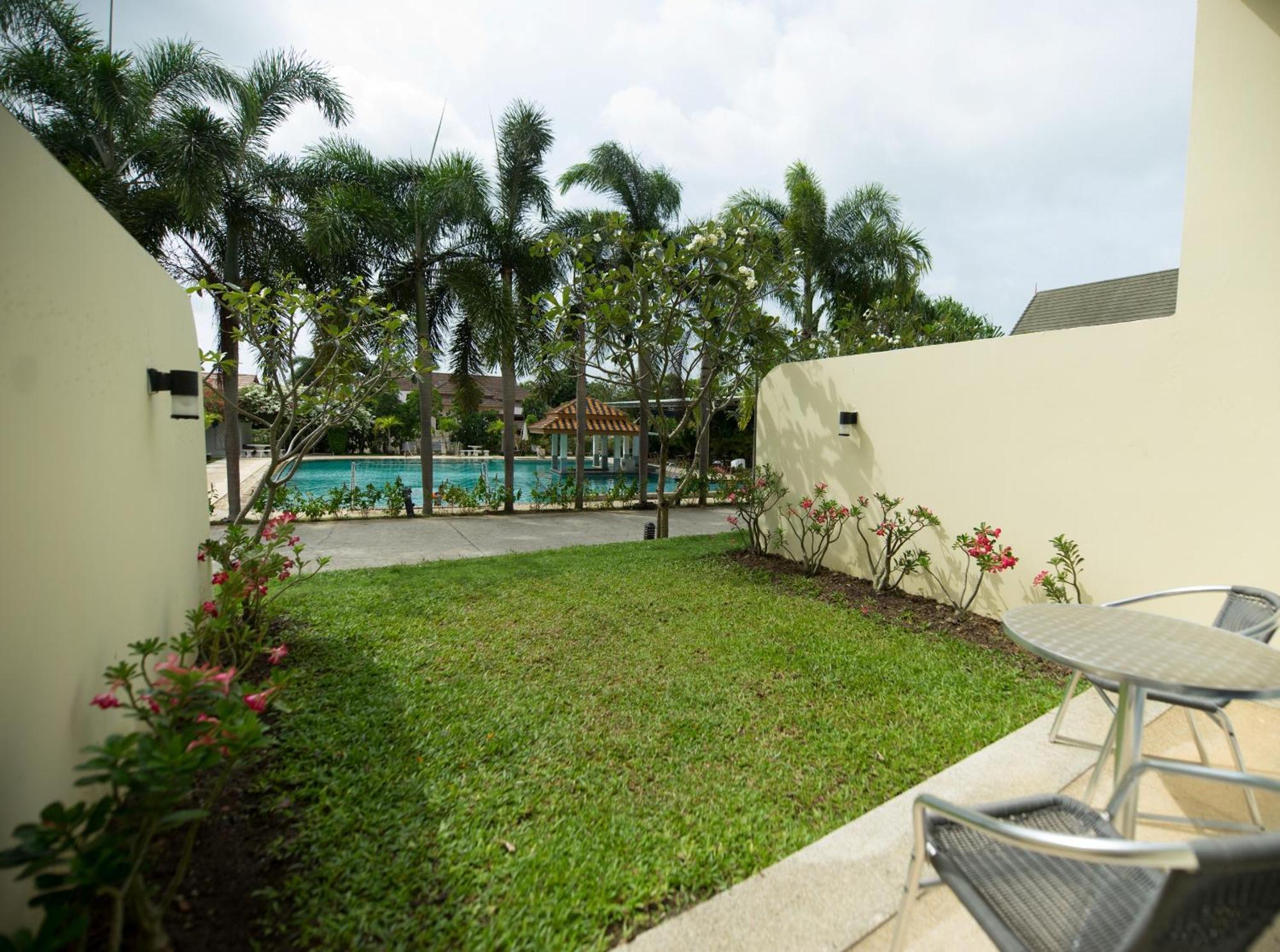 Blue Beach Grand Resort And Spa Rawai Buitenkant foto