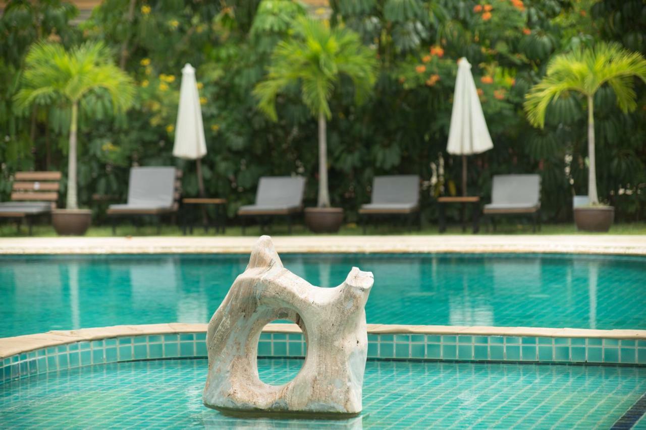 Blue Beach Grand Resort And Spa Rawai Buitenkant foto